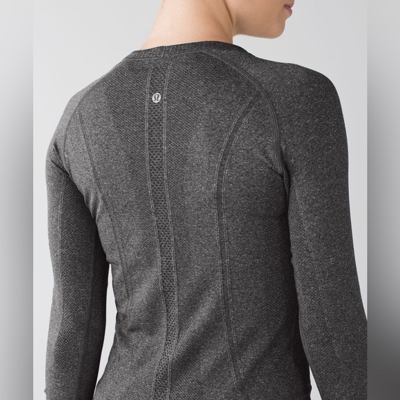 Lululemon Swiftly Tech Long Sleeve Crew in Heathered Black Size 6. - Picture 12 of 15